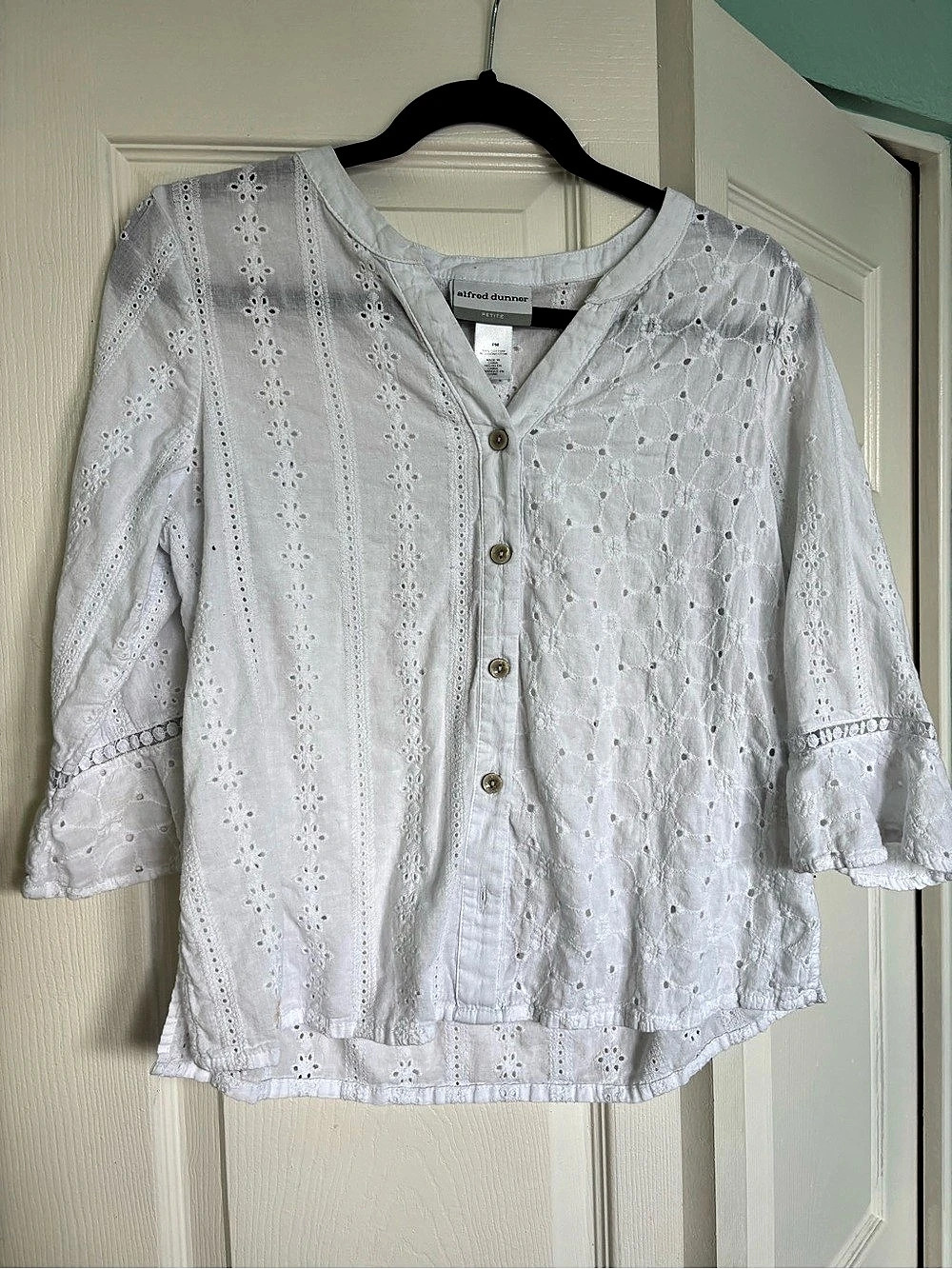Alfred Dunner White Eyelet Blouse Size Medium Like New
